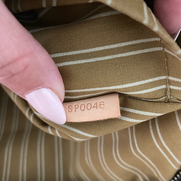 Louis Vuitton brown dark canvas fabric Antigua cabas GM France. - Picture 7 of 8